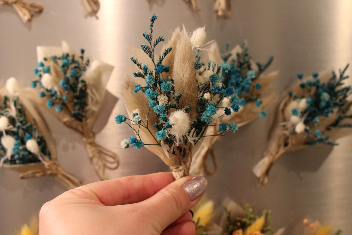 Dried flower magnet